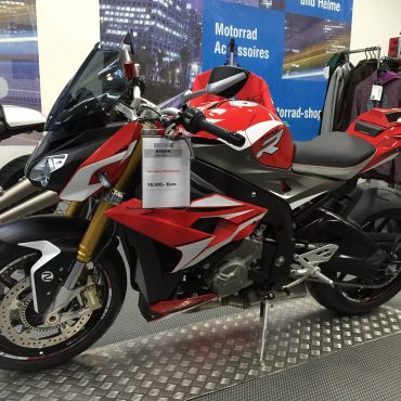 S1000R-Red-01.jpg