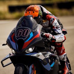 M1000RR-02.jpg