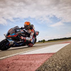 M1000RR-01.jpg